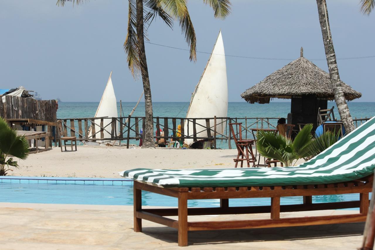 Villa Dahl Beach Resort Дар-эс-Саламе Экстерьер фото