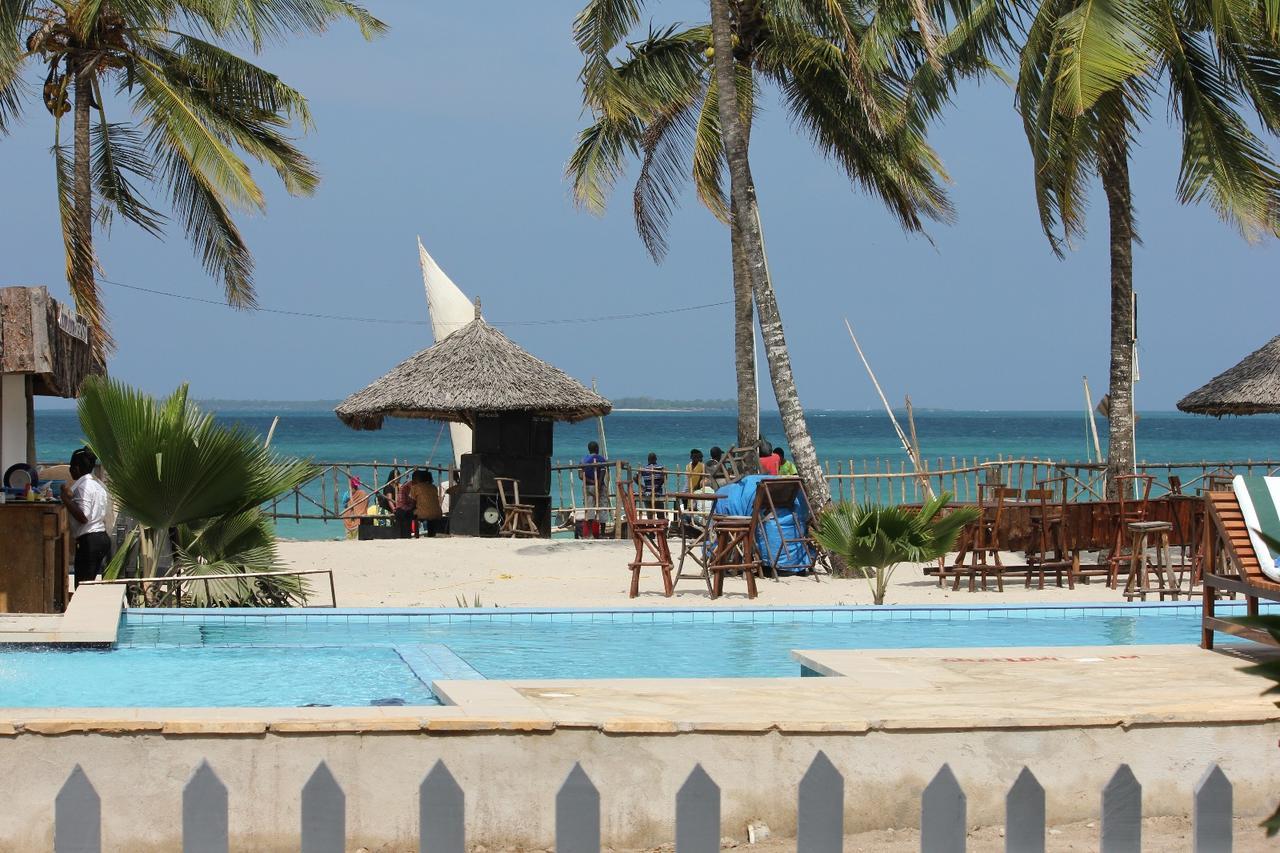 Villa Dahl Beach Resort Дар-эс-Саламе Экстерьер фото