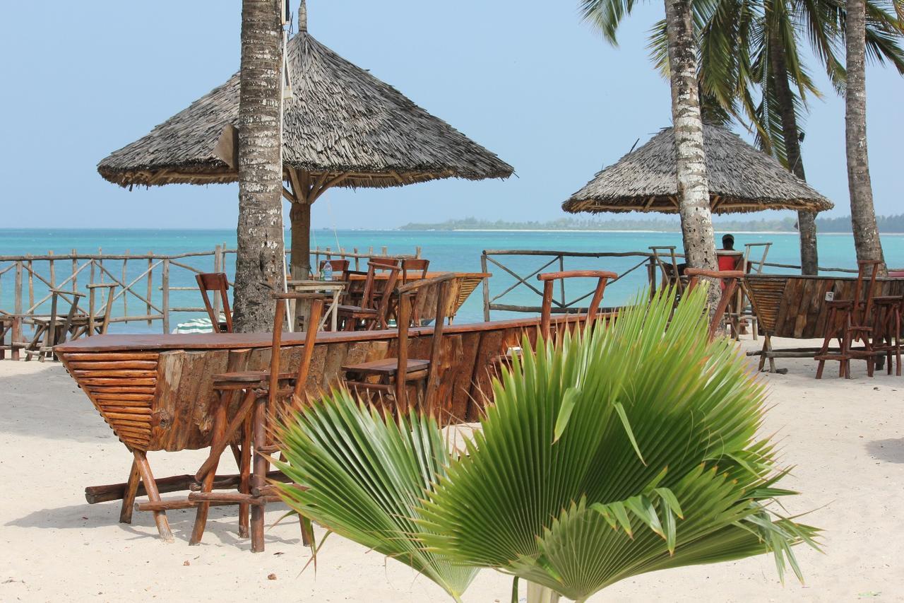 Villa Dahl Beach Resort Дар-эс-Саламе Экстерьер фото