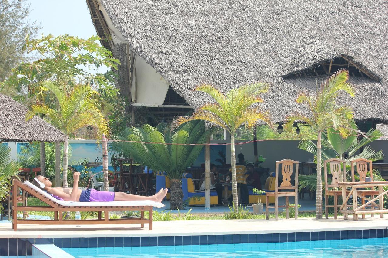 Villa Dahl Beach Resort Дар-эс-Саламе Экстерьер фото