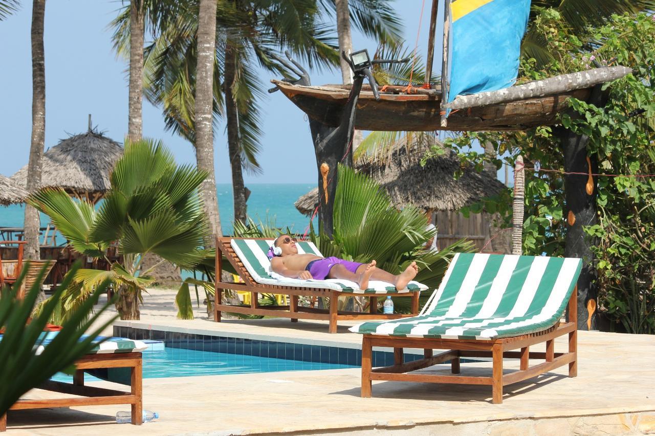 Villa Dahl Beach Resort Дар-эс-Саламе Экстерьер фото