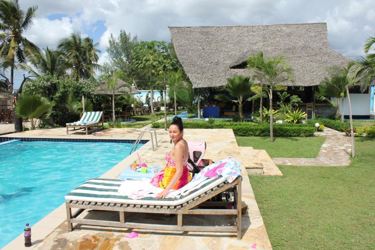 Villa Dahl Beach Resort Дар-эс-Саламе Экстерьер фото
