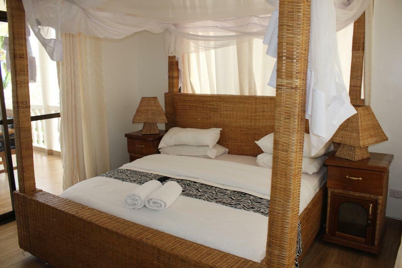 Villa Dahl Beach Resort Дар-эс-Саламе Экстерьер фото