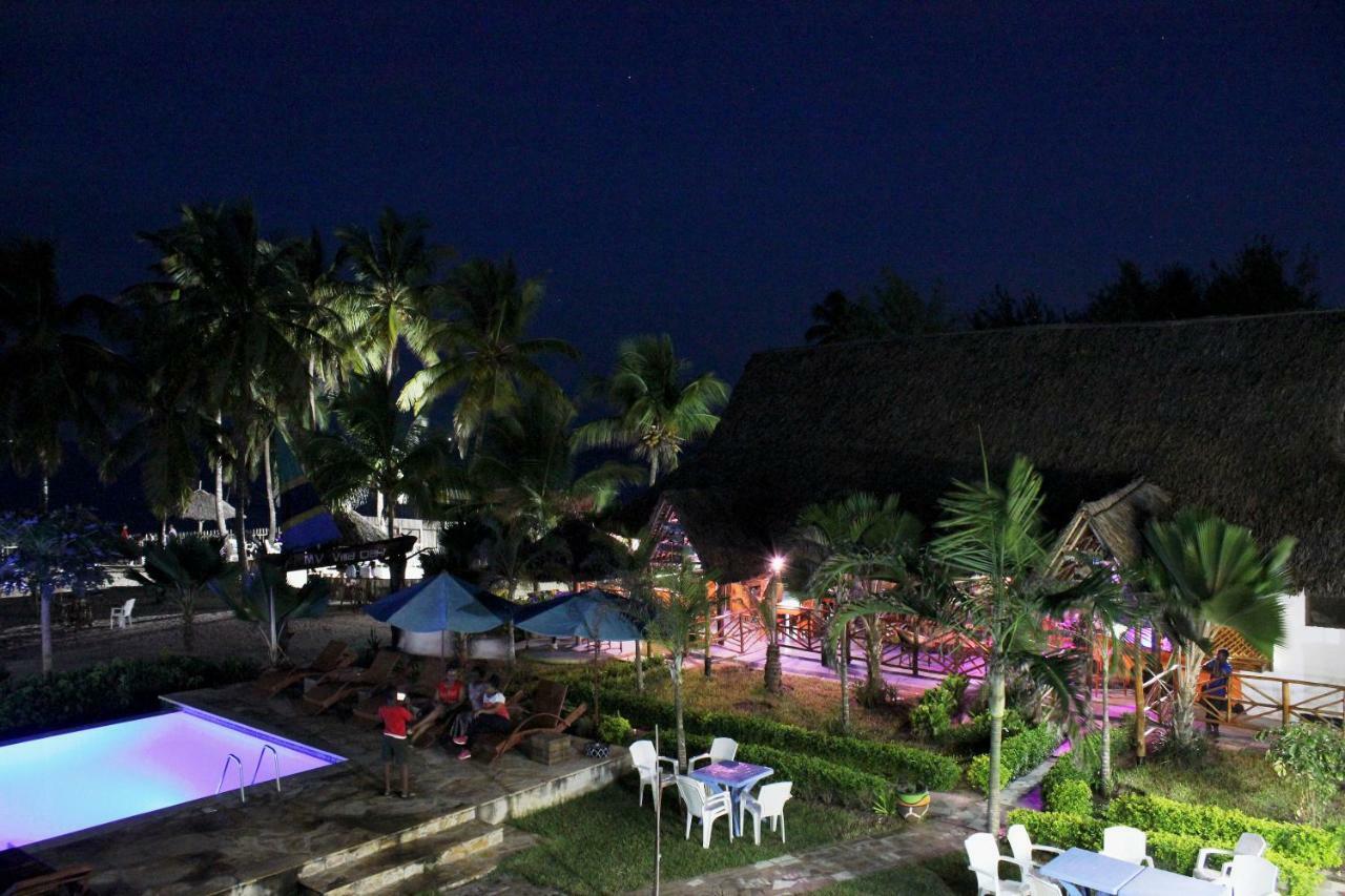 Villa Dahl Beach Resort Дар-эс-Саламе Экстерьер фото